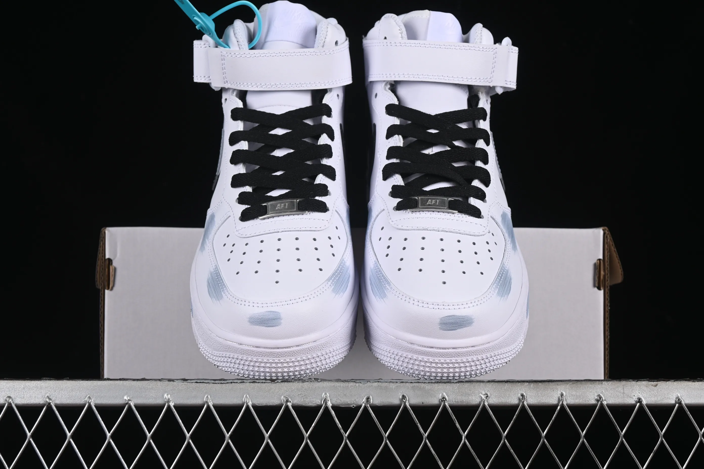 All categories Nk Air Force 1 Air Force series Nk Air Force 1 Mid Air Force mid-top Nk Air Force 1 Mid Hand-painted Fractured Three-hook shadow Inkjet painting Air Force 1 strap mid-top casual sneakers CW2289-111